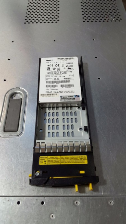 Накопитель HP 697392-001 M6710 200GB 6G SAS SFF SSD-697392-001(NEW)