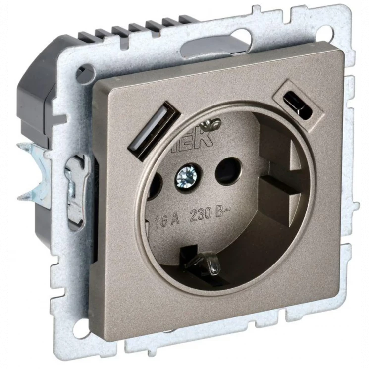 Розетка BRITE РЮш11-1-БрШ 16А с USB A+C 18Вт с заземл. защ. шторки шампань IEK BR-R14-16-U22-018-K37