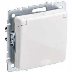 Розетка BRITE РСбш10-3-44-БрБ 16А IP44 с заземл. защ. шторки с крышкой бел. IEK BR-R16-16-44-K01