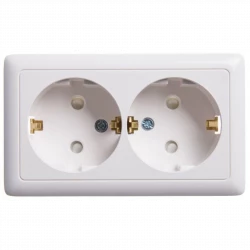 Розетка 2-м ОП Хит 16А IP20 с заземл. защ. шторки бел. SE RA16-239-B