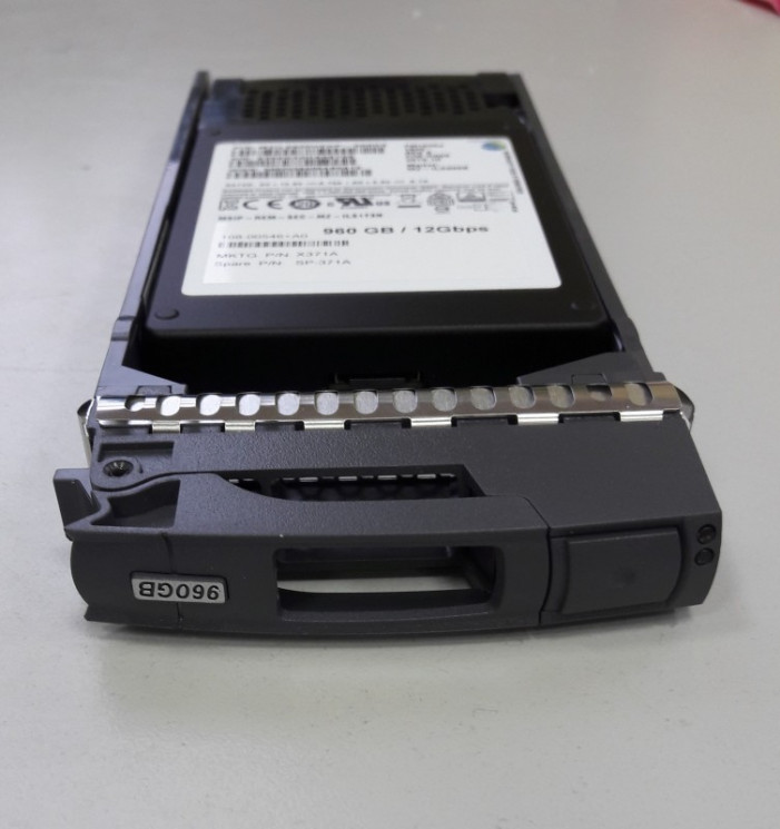 Накопитель NetApp 108-00546+A0 960GB SSD 2.5" 12G for DS2224C-108-00546+A0(NEW)