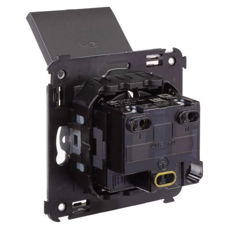 Розетка 1-м СП 2мод. Avanti "Черный матовый" 16А 2P+E защ. шторки с крышкой механизм черн. DKC 44120