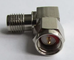 ВЧ переходник угловой S-412 (SMA-male -SMA-female)