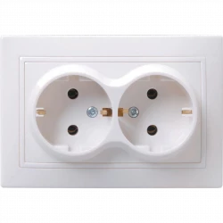 Розетка 2-м СП Кварта РС12-3-КБ 16А IP20 с заземл. без защ. шторок бел. IEK ERK24-K01-16-DM