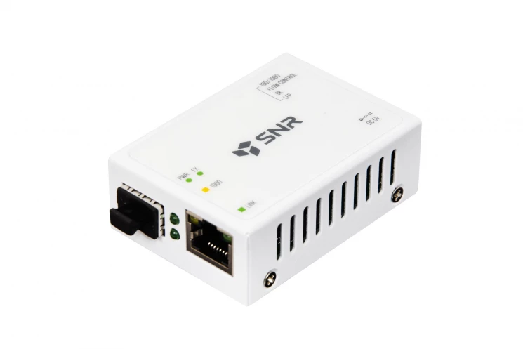 Медиаконвертер 10/100/1000-Base-T / 100/1000Base-FX с SFP-портом